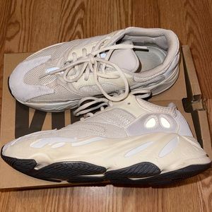 PRICE DROP! ONE DAY ONLY! Authentic YEEZY BOOST 700